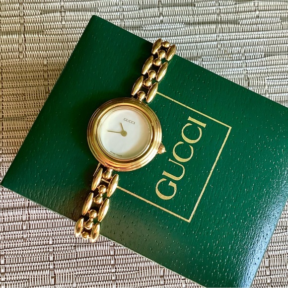 Authentic GUCCI gold tone watch w/ bezels π₯π₯ - Picture 9 of 12
